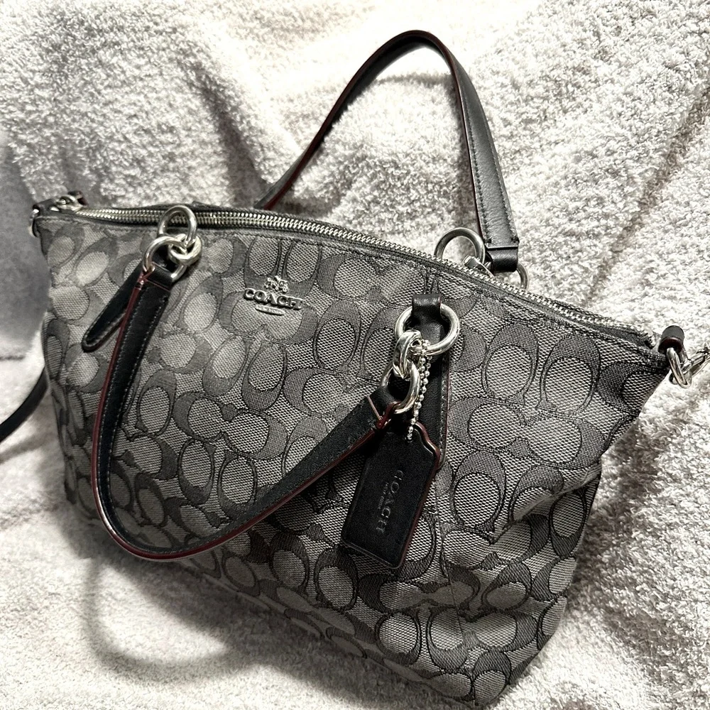 Coach - Picture 4 of 5